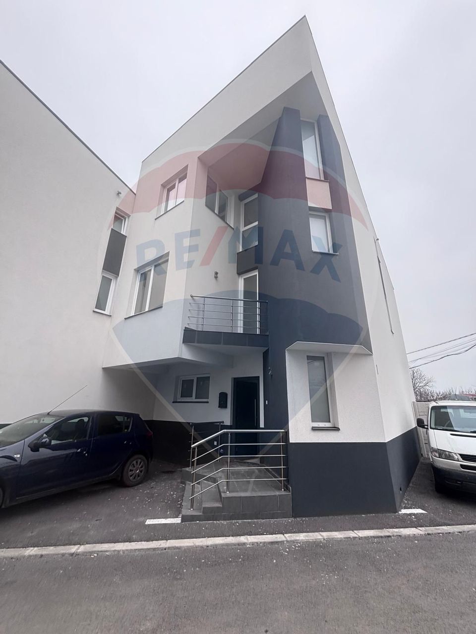 DE VANZARE Casă / Vilă cu 5 camere Popesti - Leordeni