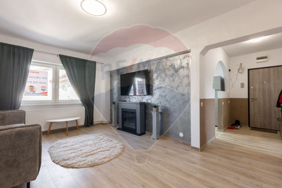 Apartament cu 4 camere de vânzare în zona Central