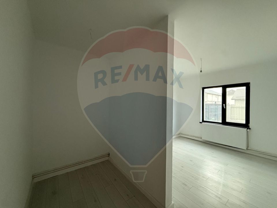 5 room House / Villa for sale, Calea Bucuresti area