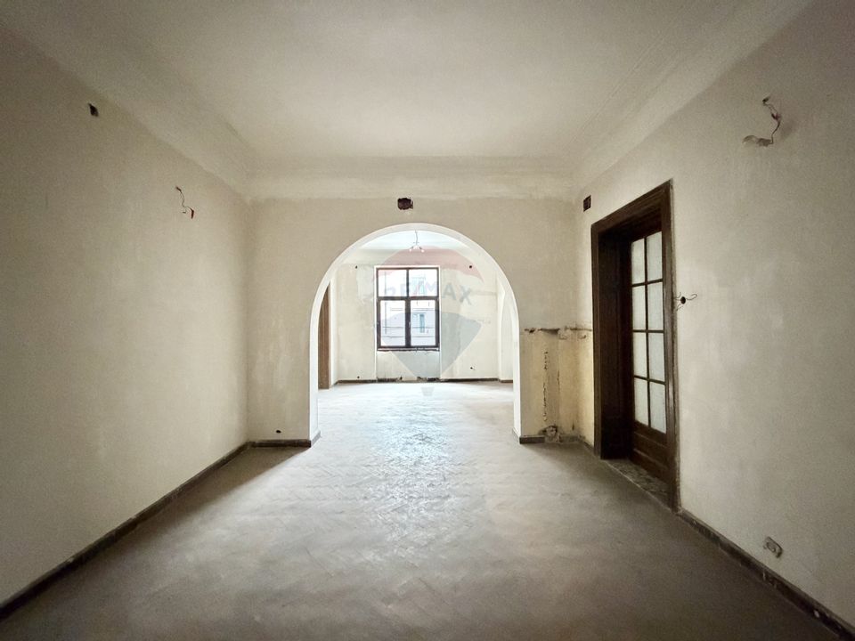 Un apartament cu poveste, în inima Bucureștiului interbelic