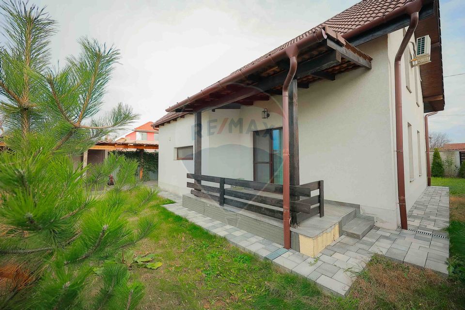 4 room House / Villa for sale, Episcopia Bihorului area