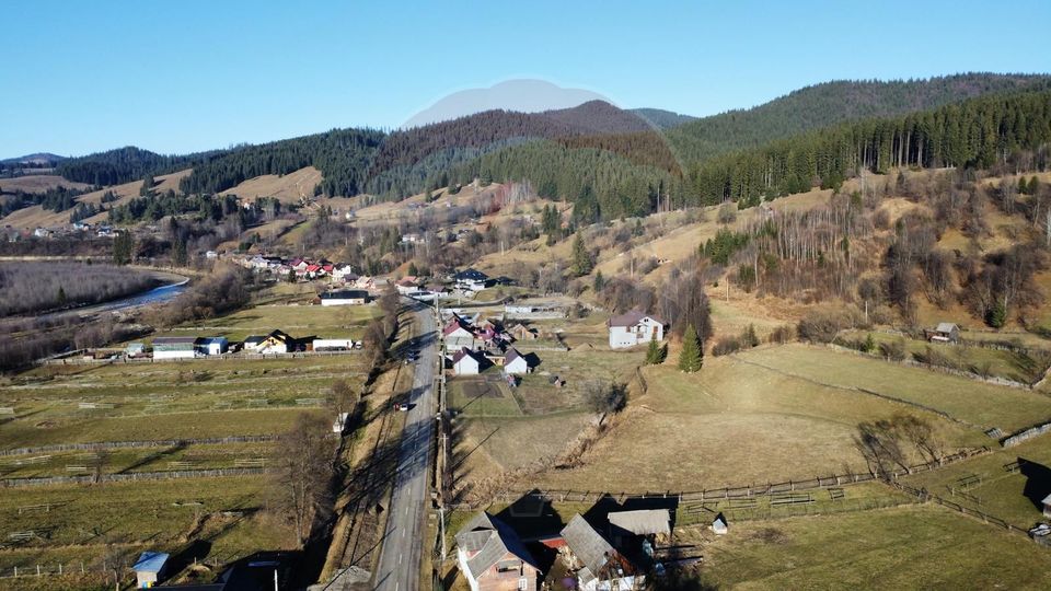 Land 5,282sqm Vatra Moldovitei / None