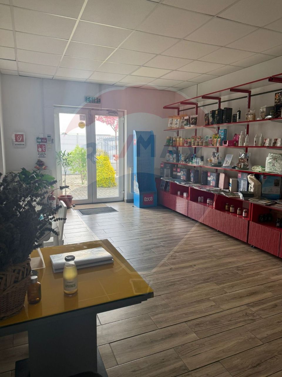 893sq.m Commercial Space for rent