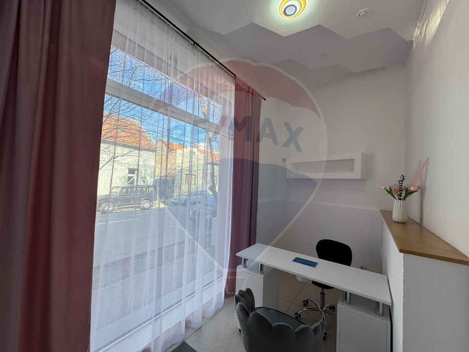 Scaun /camera de inchiriat-salon de infrumusetare (zona centrala)