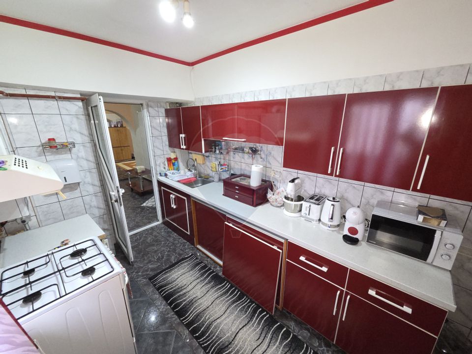 Apartament cu 3 camere etajul 1, Campineanca