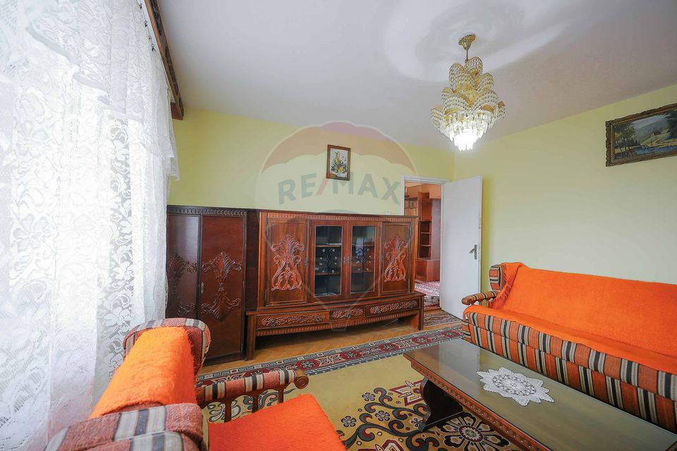 Apartament decomandat cu 3 camere, 75 mp, de vânzare – Zona Cantemir