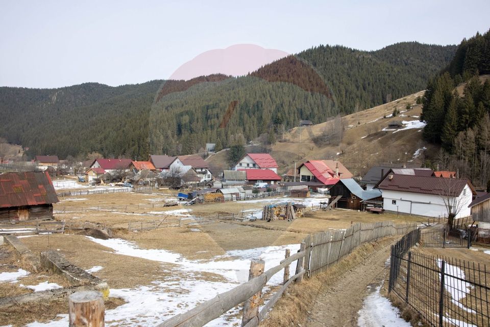 Land 1,091sqm Moieciu de Sus / Strada Valea Bangaleasa