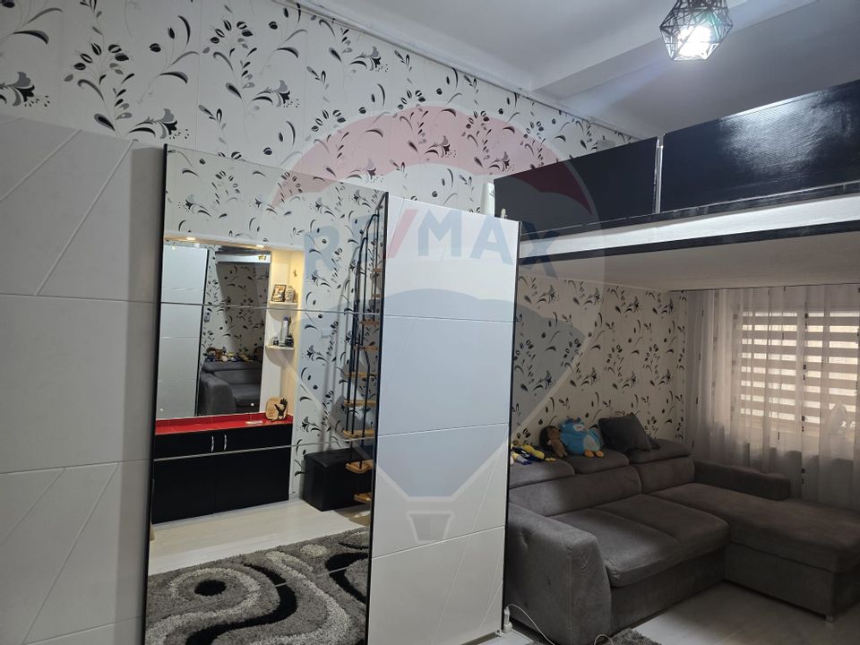 Apartament cu 3 camere de vânzare în zona Central