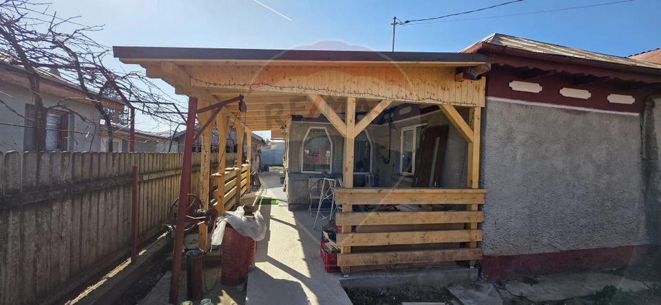 Casa renovata complet 3 camere de vanzare Crevedia 277mp teren