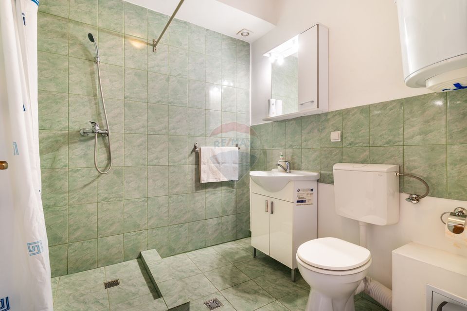 Cabana cu 7 camere de vânzare, 387 mp util, 1300 mp teren!