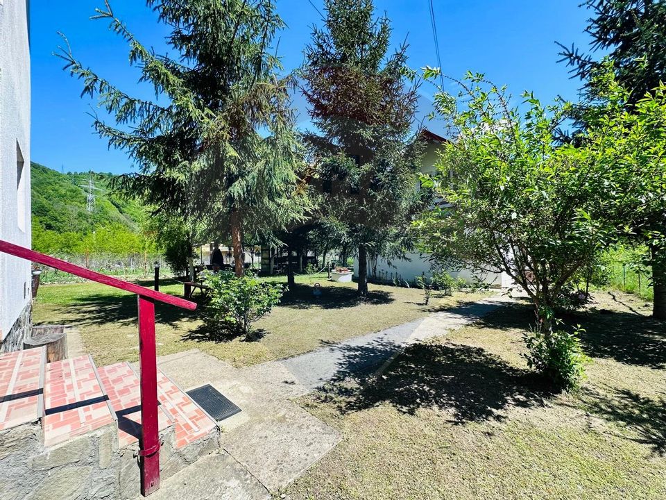Pensiune + Vila pe malul raului Lotru-Malaia,Valcea