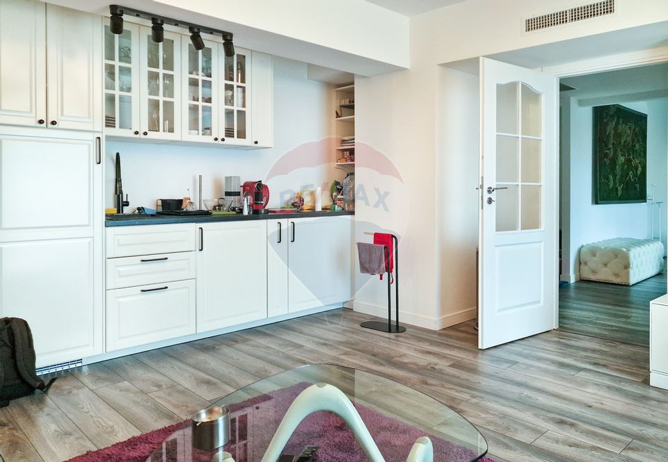 Apartament cu 3 camere de vanzare in zona Damaroaia - Petrom City