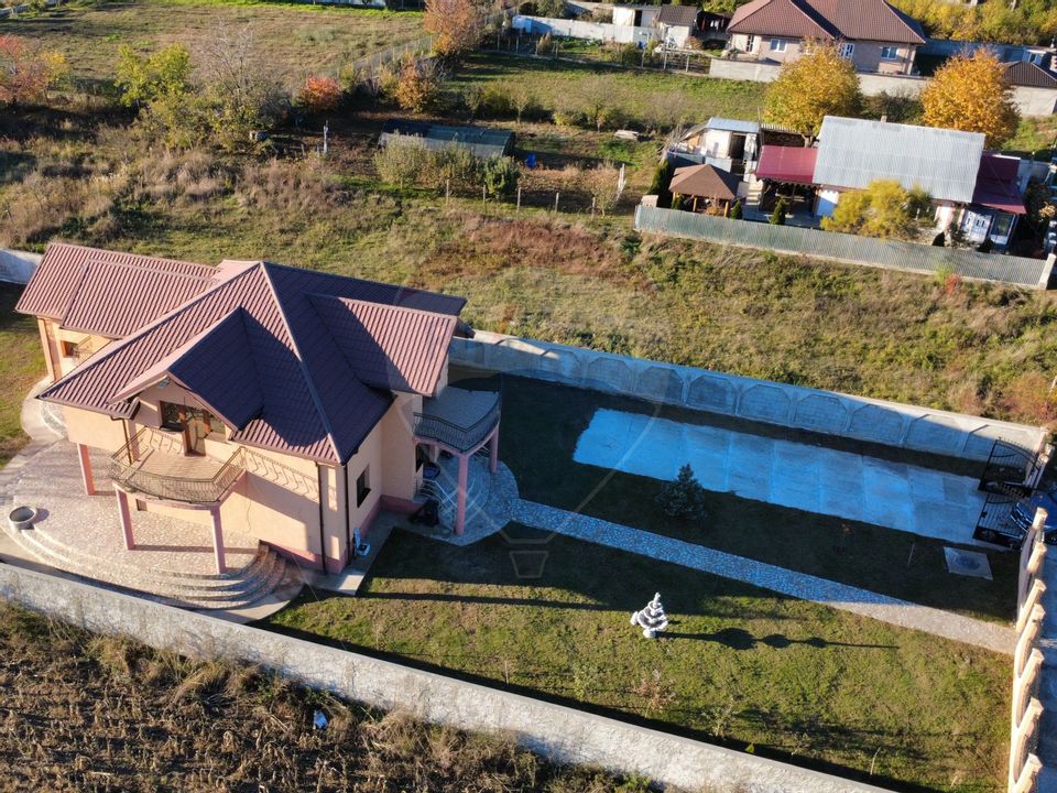 5 room House / Villa for sale