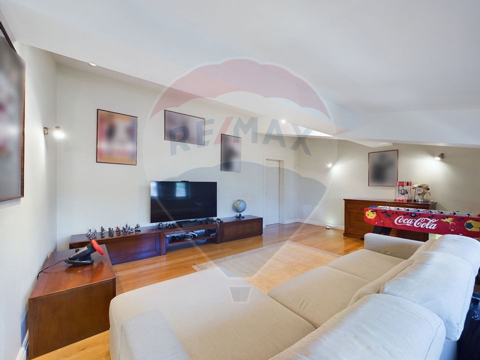 Unique Opportunity: Luxury House with Pool and Premium Finishes