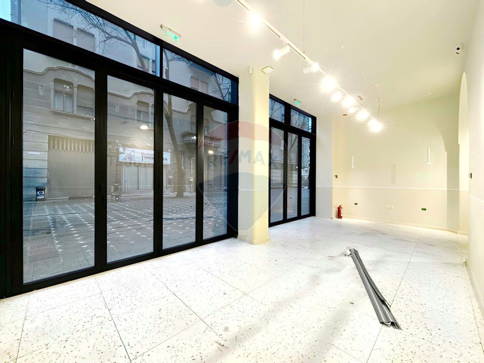 4 etaje in spațiu comercial ultramodern, Piața Victoriei