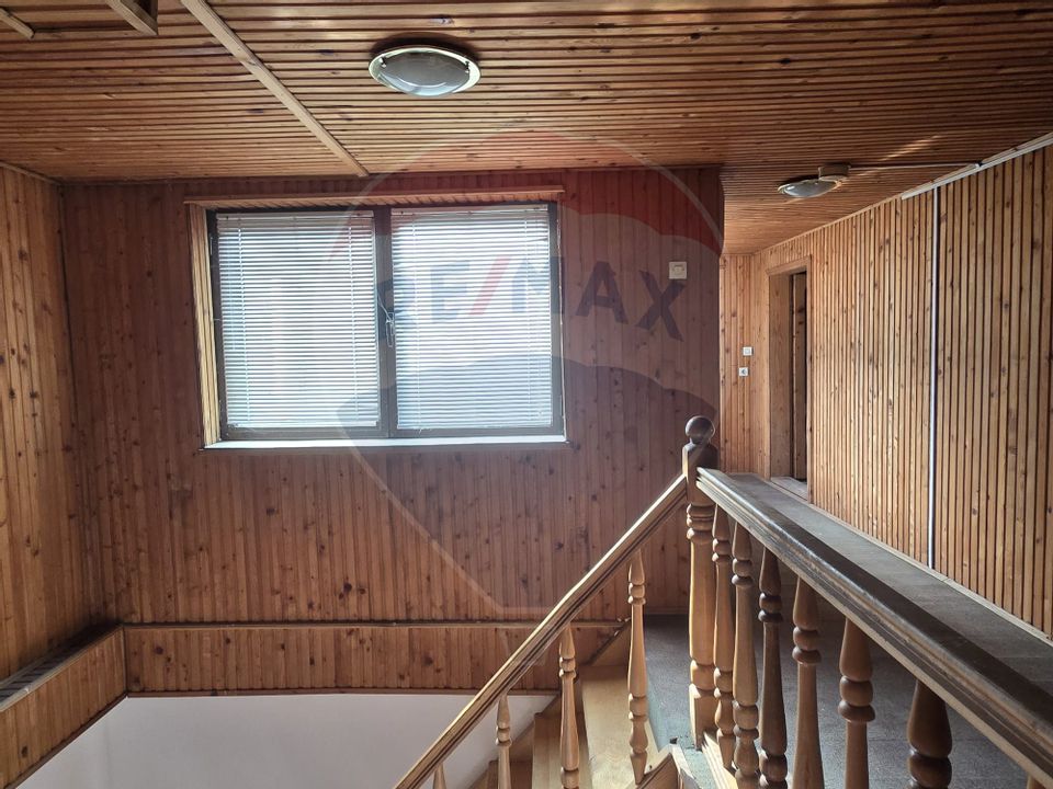 DE VANZARE Casă / Vilă cu 11 camere de vânzare în zona Parcul Carol