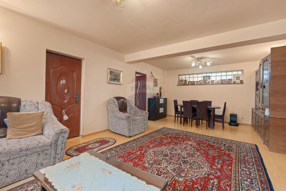 Casă / Vilă cu 6 camere de vânzare - Oraselul Copiilor