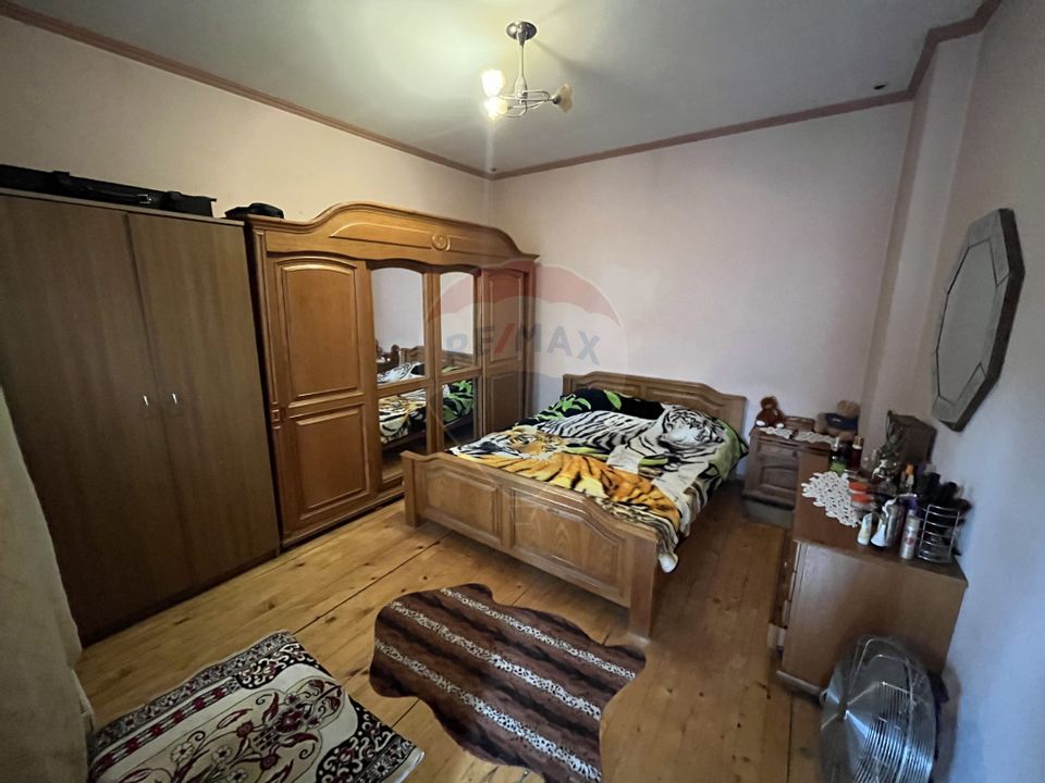 6 room House / Villa for sale, Marasesti area