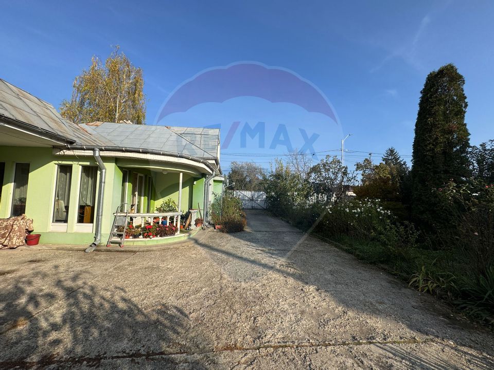 Casă / Vilă cu 5 camere de închiriat în zona Calea Romanului