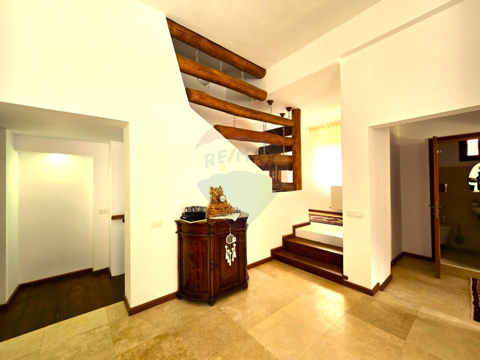 Vila unica in inima Bustenilor, vedere directa spre Caraiman