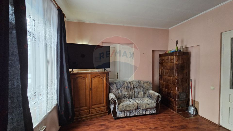 Casă / Vilă  de vânzare în Campulung Moldovenesc, Suceava