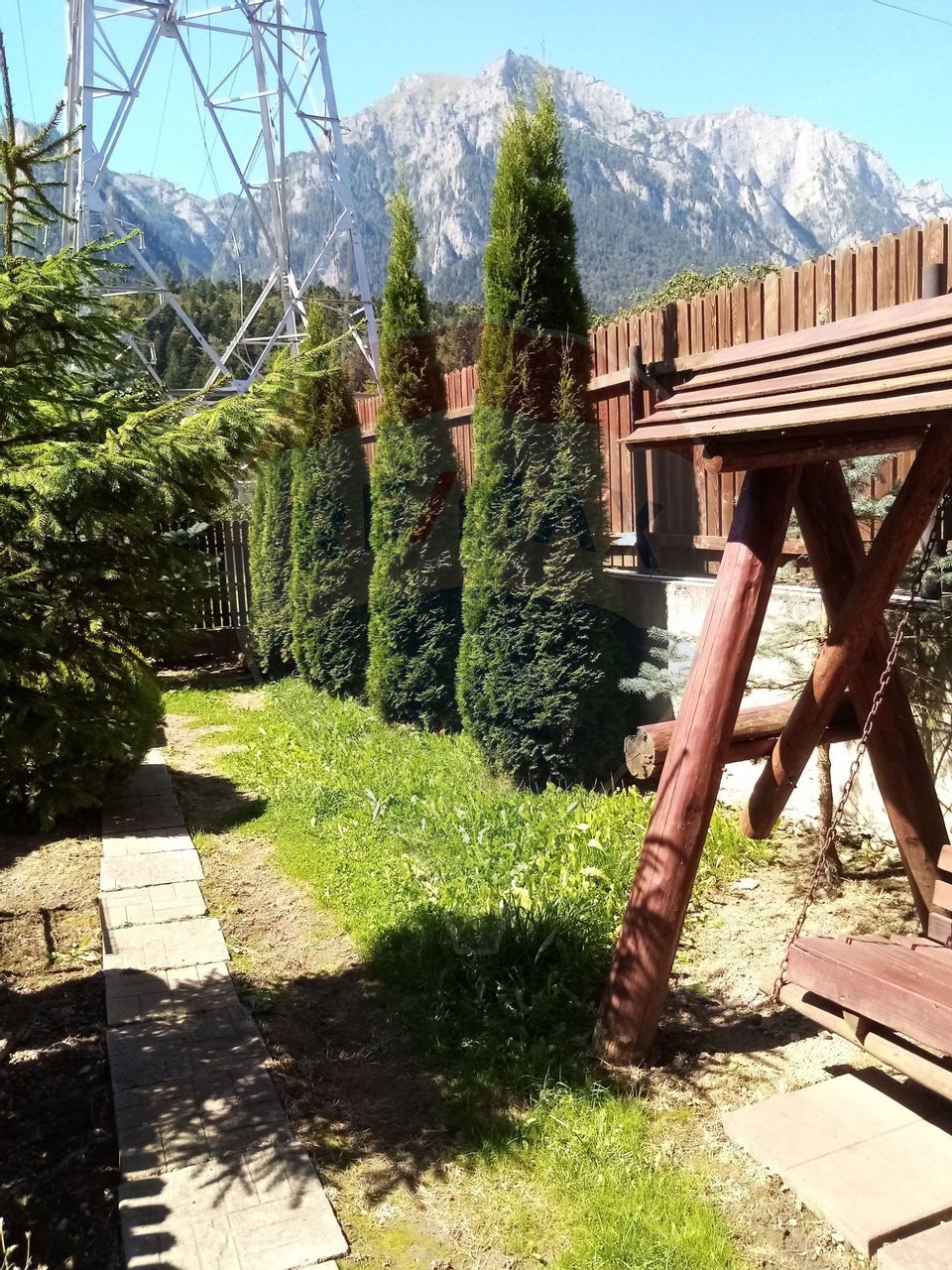 Casă / Vilă de vânzare - 8 camere, tip Pensiune, Bușteni