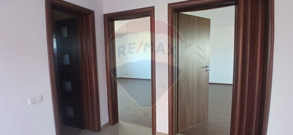 Casa individuala spatioasa cu 5 camere de vanzare in Corbeanca