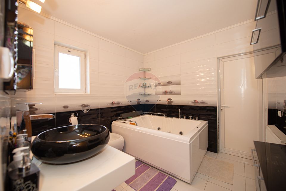 Detached house S+GF+1+M courtyard of 460sqm Ghencea sector 6