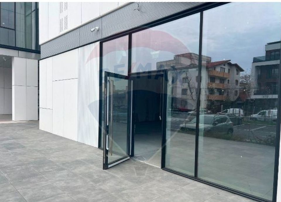 Investitie/vanzare spatiu comercial cu terasa si parcare