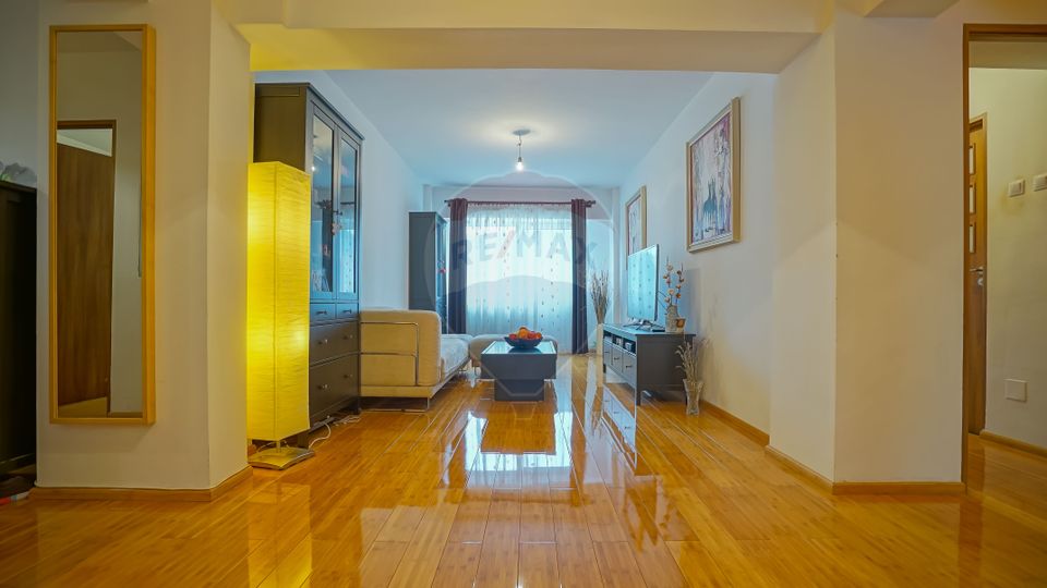 Apartament cu 4 camere, Centrul Civic