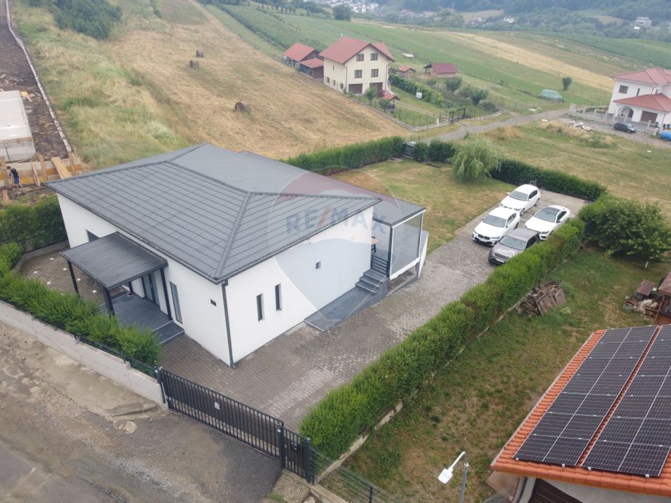 Detached House for Sale / 900 sqm Land, Popesti, Cluj
