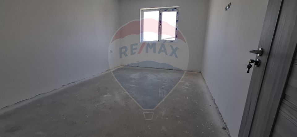 4 room House / Villa for sale