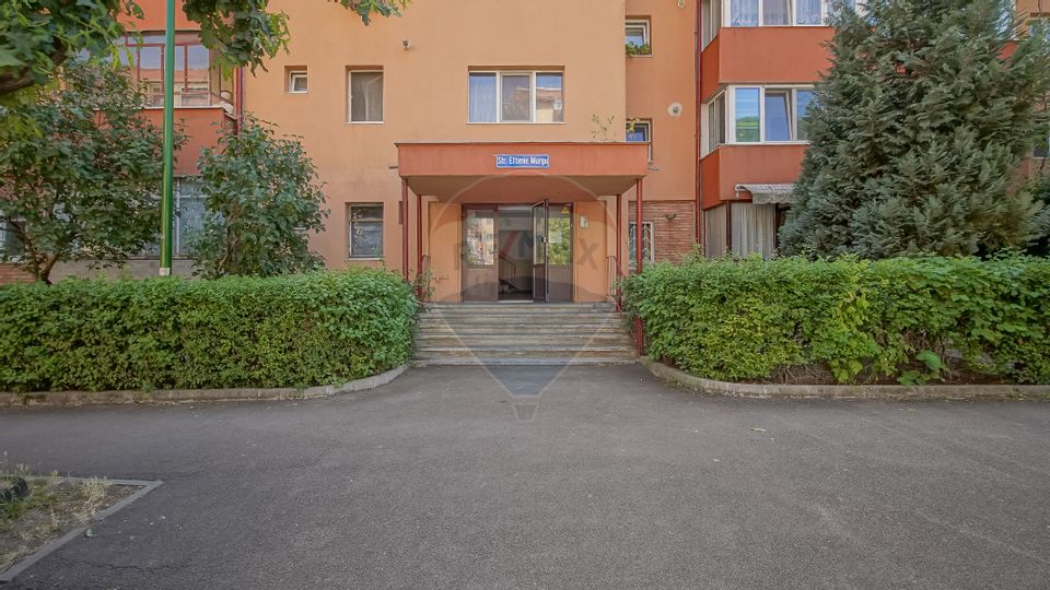 De vanzare 4 camere Racadau-zona Parcul Trandafirilor