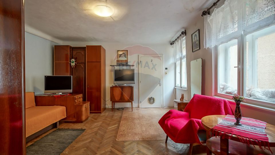 Apartament cu potențial deosebit, pe str. Republicii – Centrul Istoric