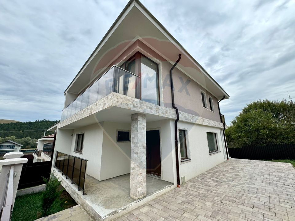 5 room House / Villa for sale