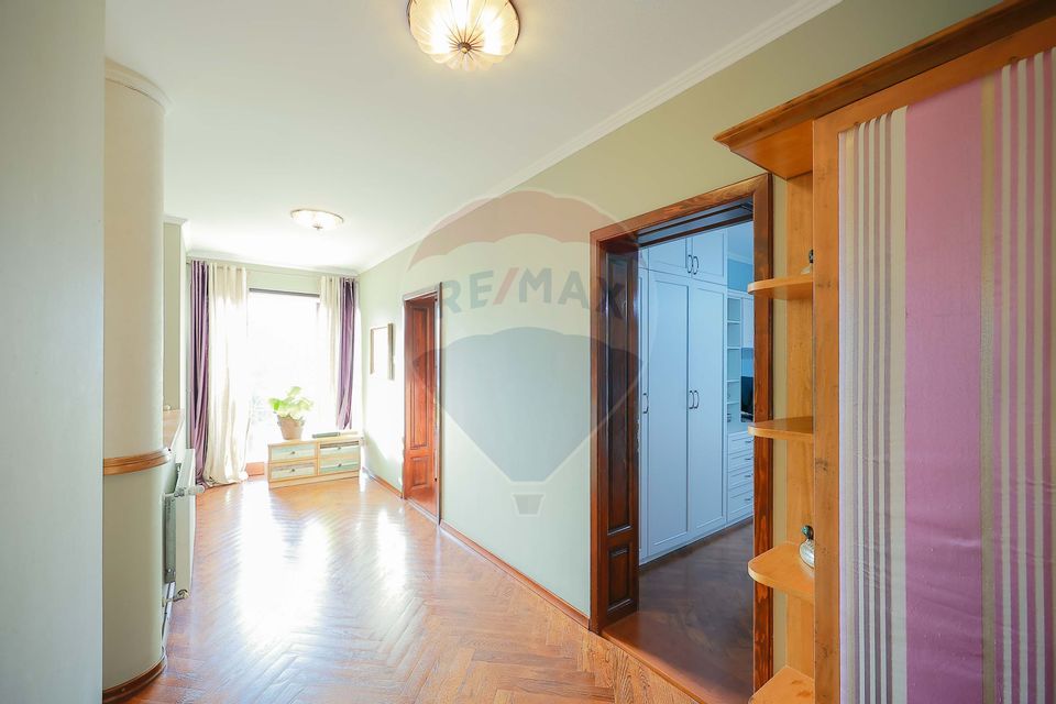 5 room House / Villa for sale, Nufarul area