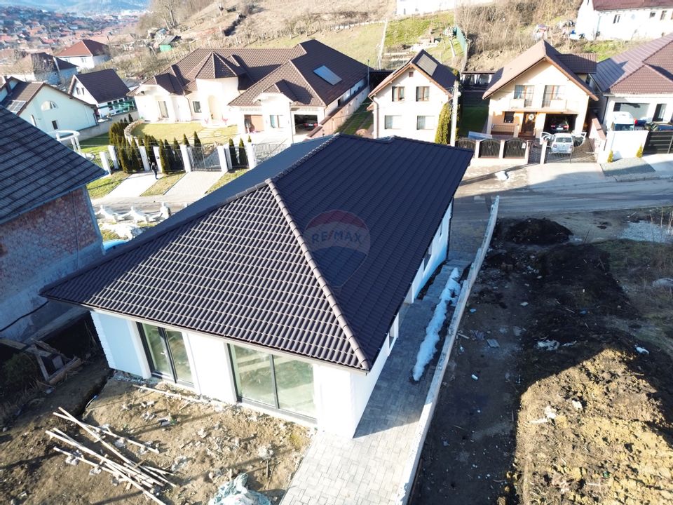 Casa noua cu 4 camere- Medias