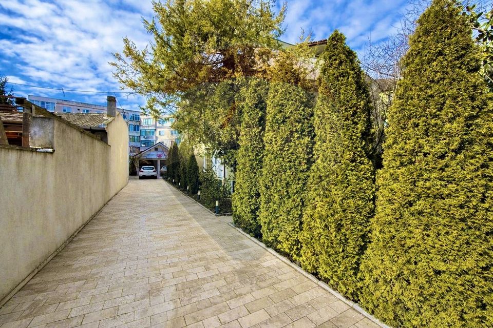 Vila / Casa de lux de vanzare  1000mp teren Str. Primaverii Constanta