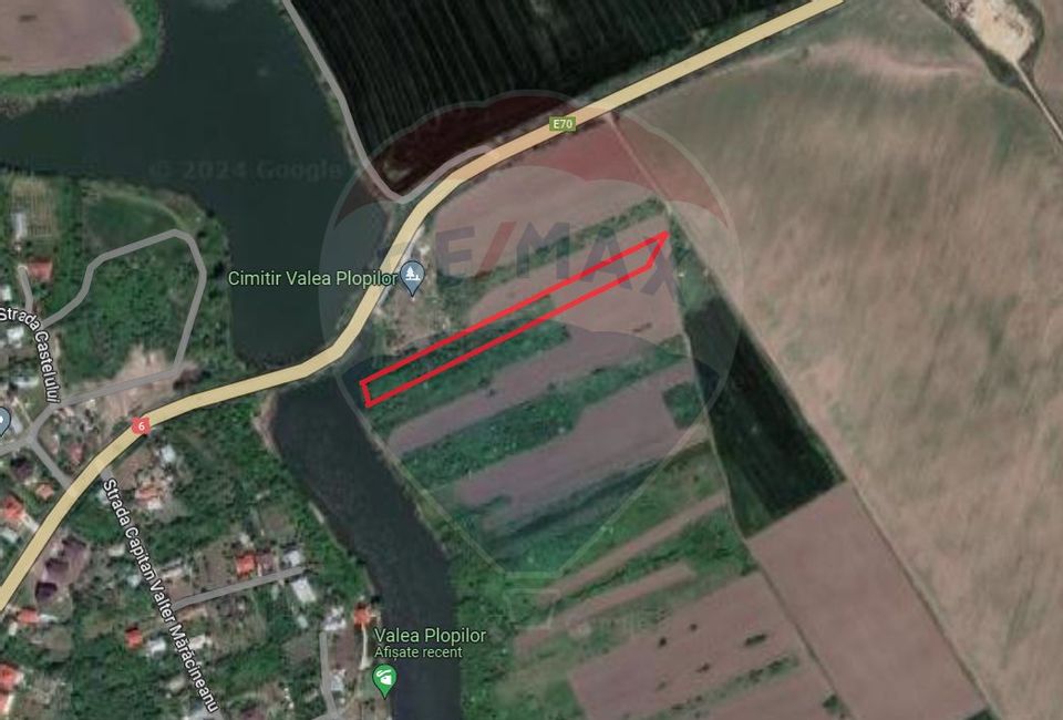 Valea Plopilor land for sale with pond opening