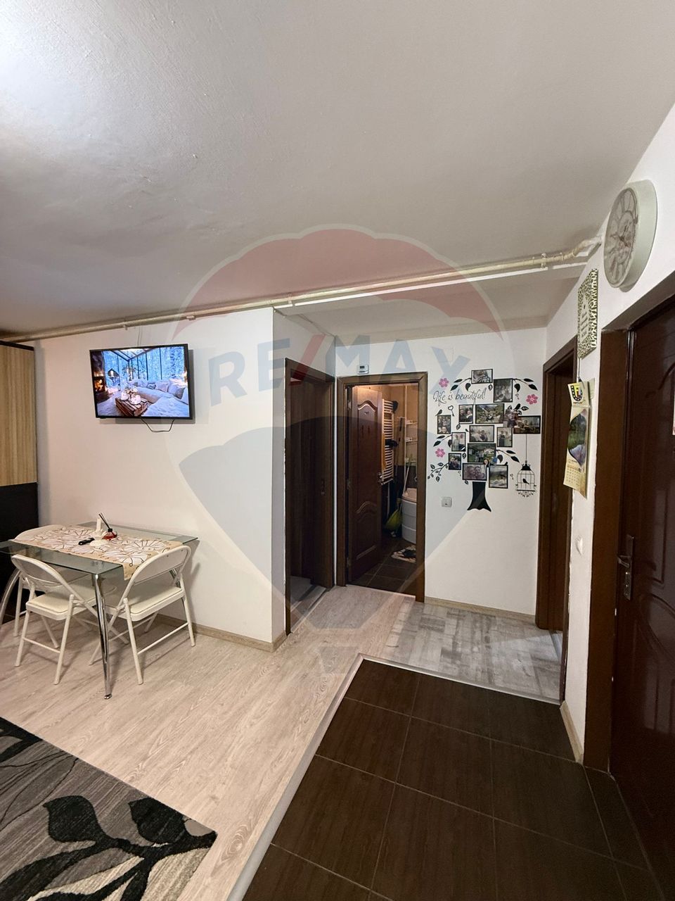 Apartament cu 3 camere de vânzare în zona Lapus