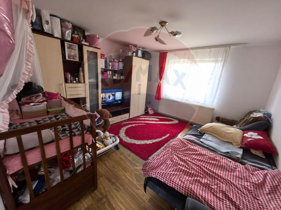 Casă spațioasă cu garaje în Seini | De Vanzare |