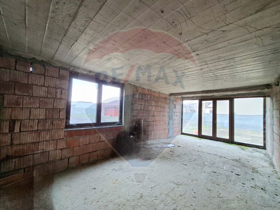 5 room House / Villa for sale