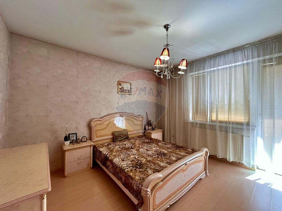 Casă / Vilă cu 16 camere de vânzare în zona Central