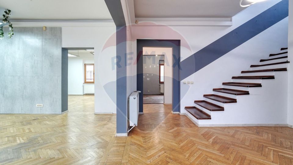 9 room House / Villa for rent, Centrul Civic area