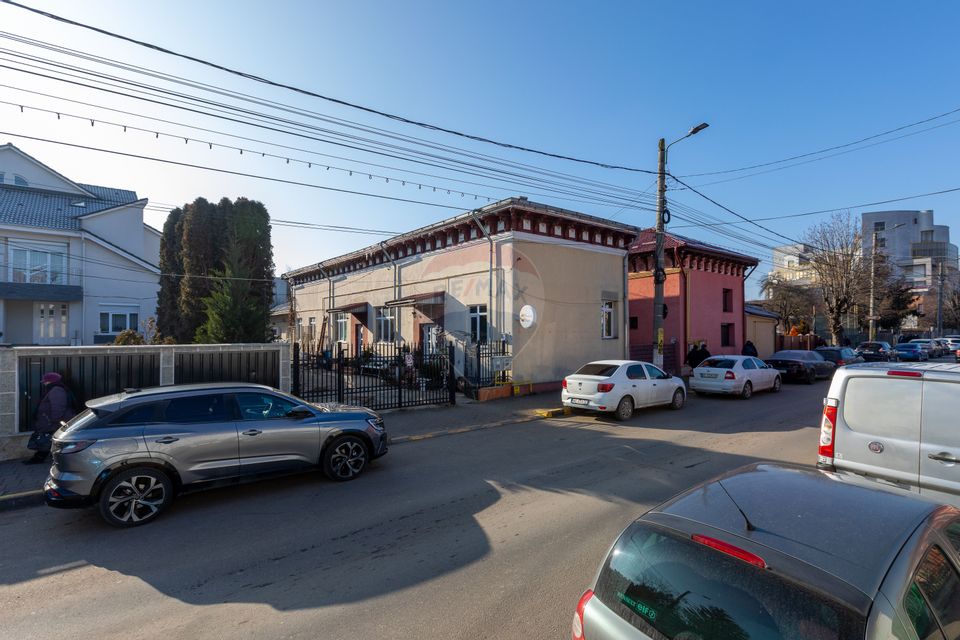 146sq.m Commercial Space for rent, Central area
