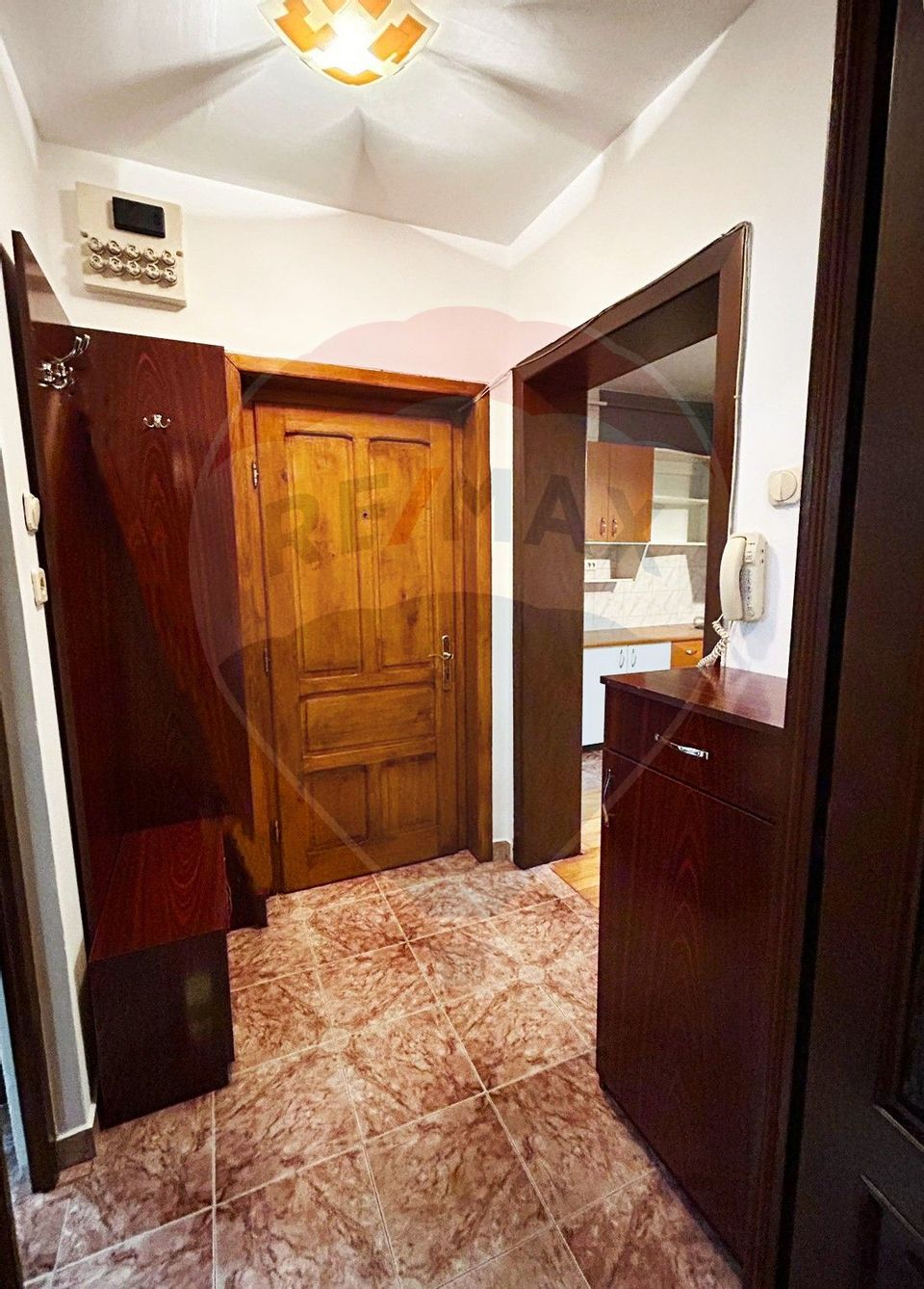 DE INCHIRIAT: Apartament 2 camere – confort, in zona ultracentra