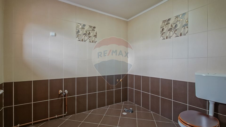 Casă cu 7 camere de vânzare Sanpetru | COMISION 0%