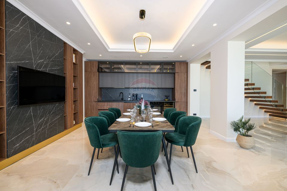 PENTHOUSE CU PISCINA, VEDERE PANORAMICA LA MARE/FALEZA OLIMP