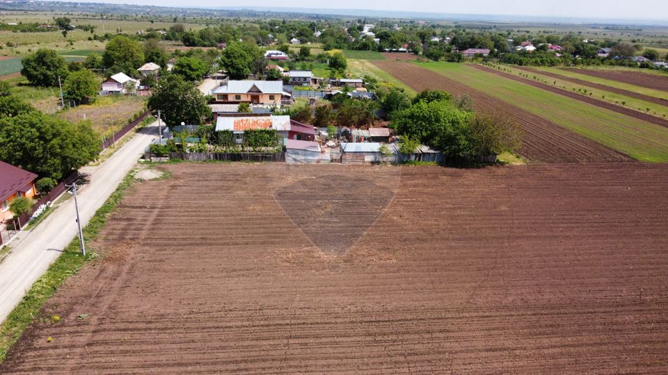 Land 2,086sqm Tifesti / Strada Secundara