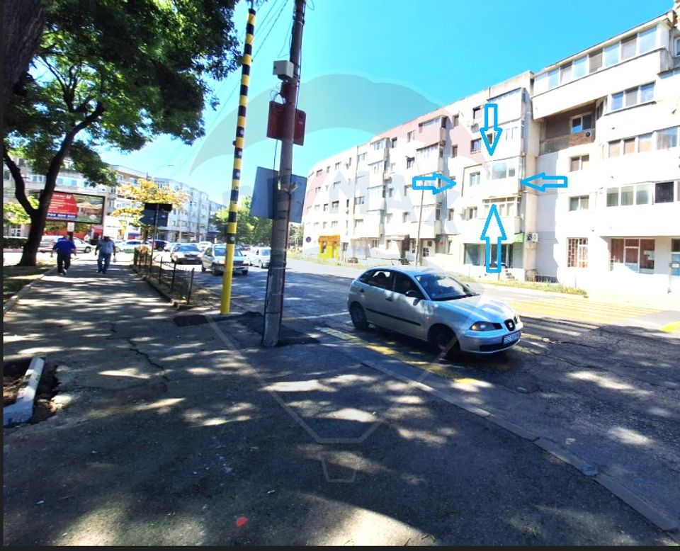 Apartament cu 3 camere de vânzare în zona Pod